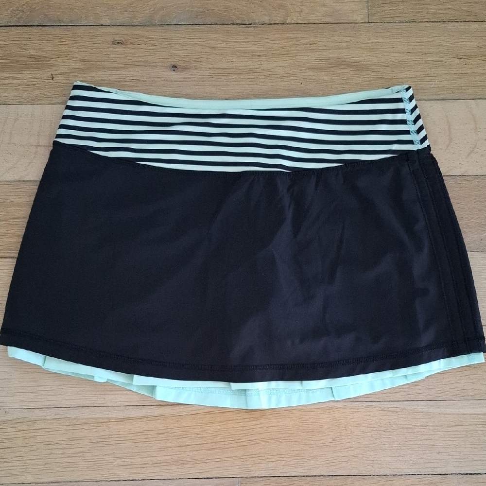 Lululemon Athletica Running Skort with Black and Mint/Sea Foam Stripes
